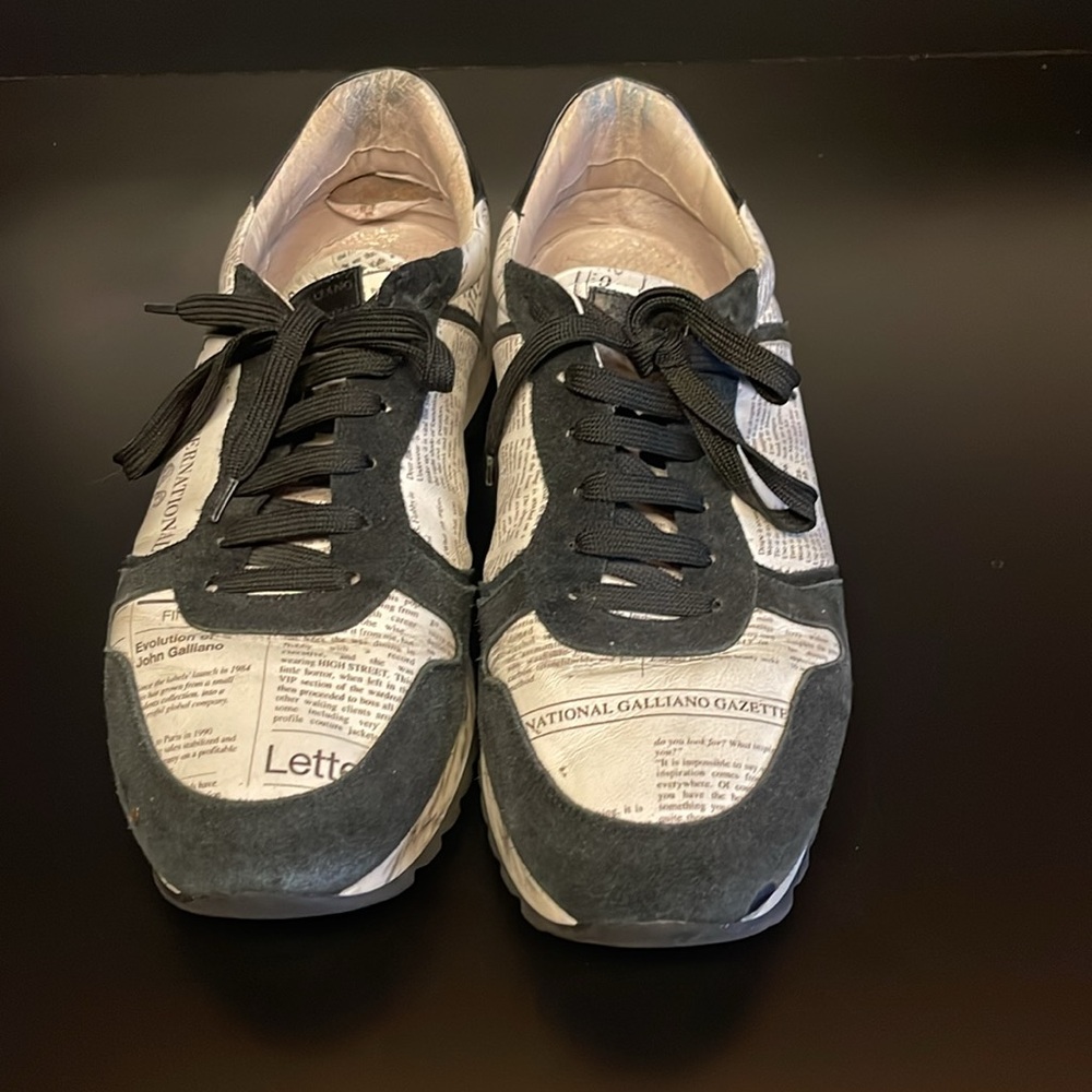 JOHN GALLIANO
Gazette Leather Runners - Picture 4 of 8